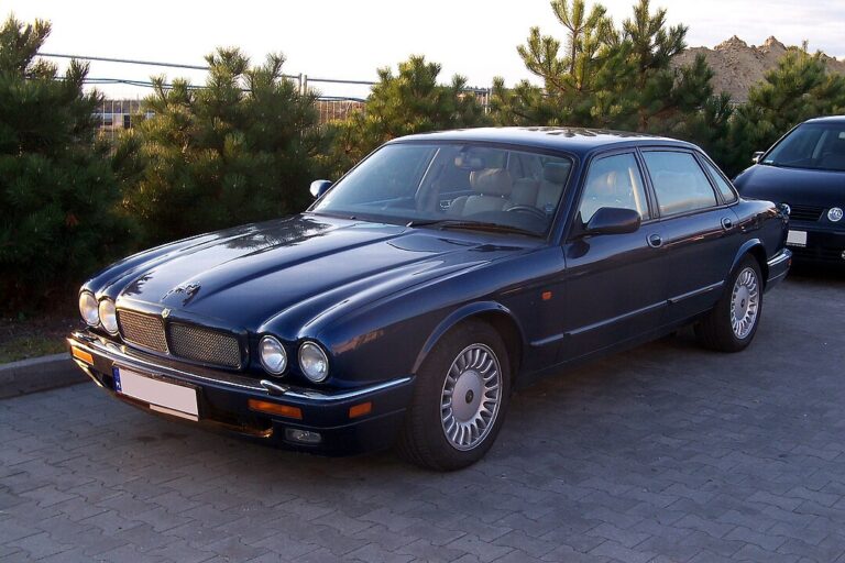 Jaguar XJR